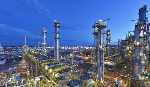 TĚŽBA ROPY A PLYNU